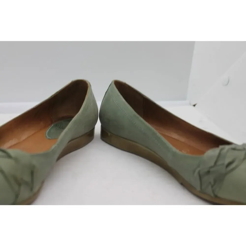 Kravings Sage Green Queens Ballet Flats sz 9